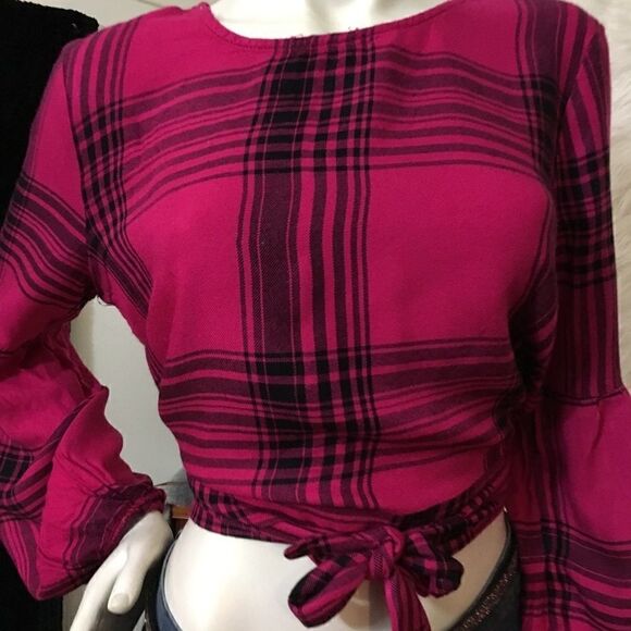 Wild Fable crop wrap top with puffed sleeves! SOFT - Picture 4 of 9